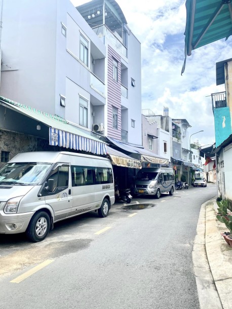 Mặt tiền Diên Hồng 28m2 3x14,3 5,6 tỷ Đinh Tiên Hoàng Phường 1 Bình Thạnh 981